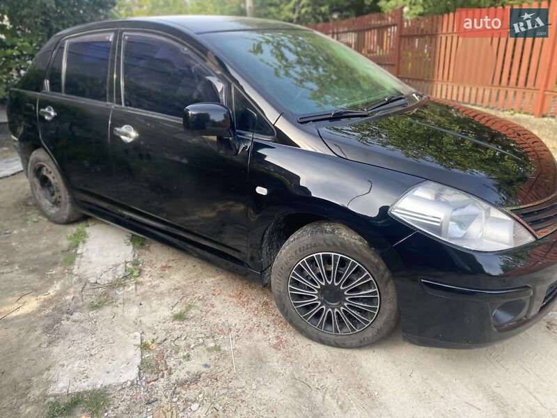 Nissan TIIDA 2011 Nissan TIIDA 2011