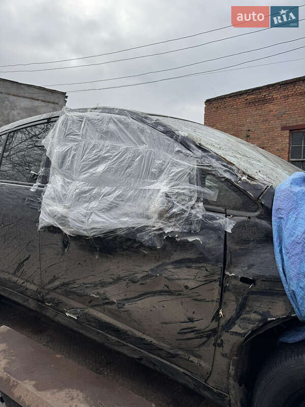 Хэтчбек Nissan TIIDA 2008 в Виннице