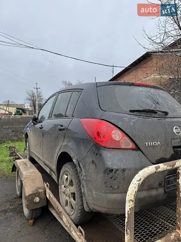 Nissan TIIDA