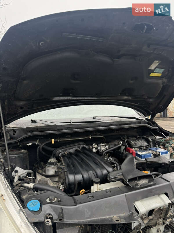 Хэтчбек Nissan TIIDA 2008 в Виннице