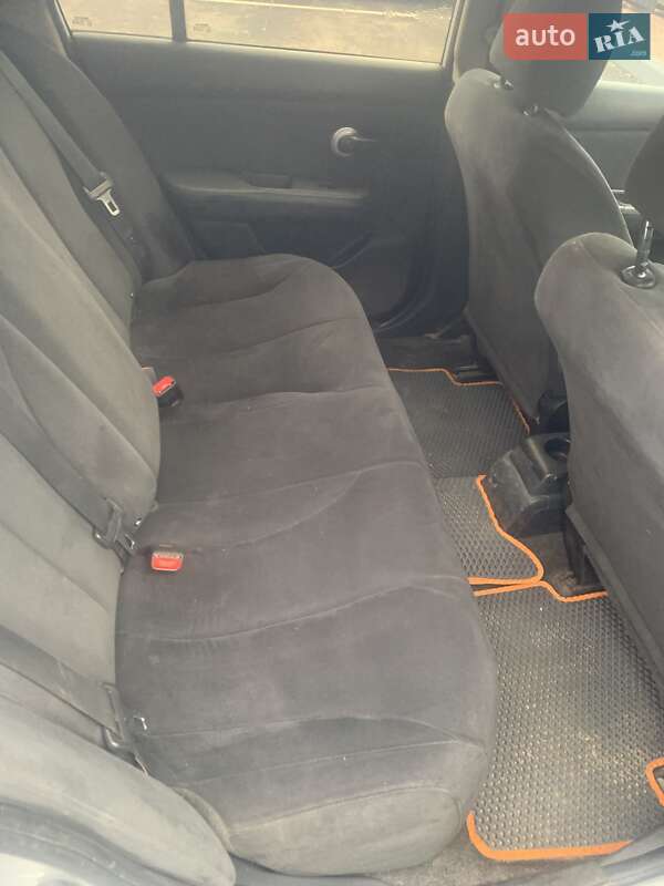 Седан Nissan TIIDA 2010 в Житомире фото 10 Седан Nissan TIIDA 2010 в Житомире