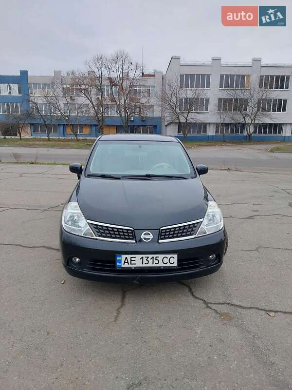 Nissan TIIDA 2007