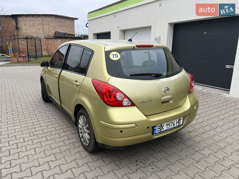 Хэтчбек Nissan TIIDA 2008 в Хмельницком