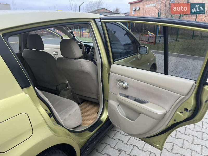 Хэтчбек Nissan TIIDA 2008 в Хмельницком