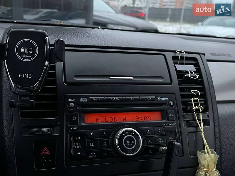 Хэтчбек Nissan TIIDA 2010 в Киеве