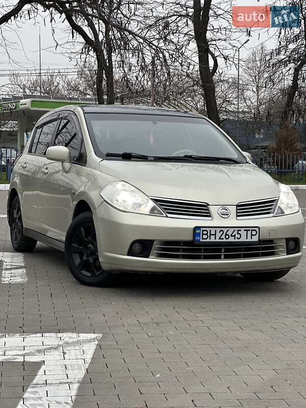 Хетчбек Nissan TIIDA 2006 в Одесі