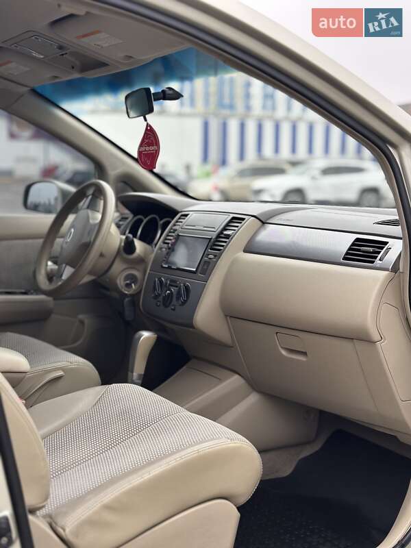 Хетчбек Nissan TIIDA 2006 в Одесі