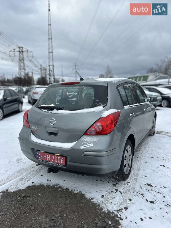 Хэтчбек Nissan TIIDA 2010 в Луцке