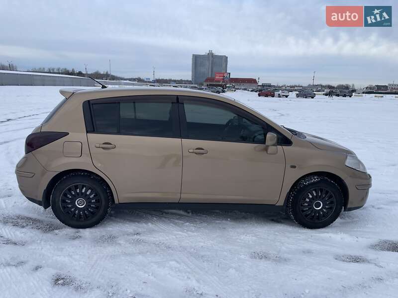Хетчбек Nissan TIIDA 2008 в Києві