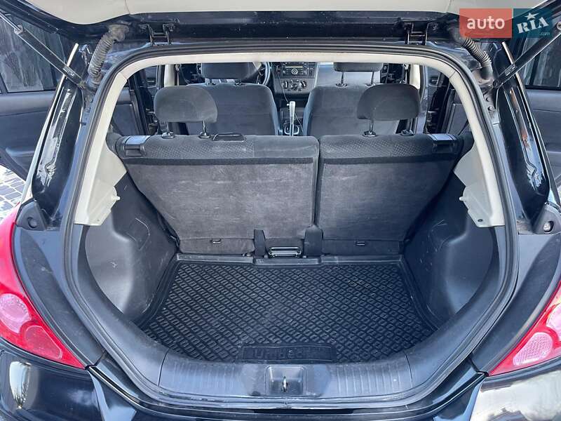 Хэтчбек Nissan TIIDA 2011 в Шептицькому