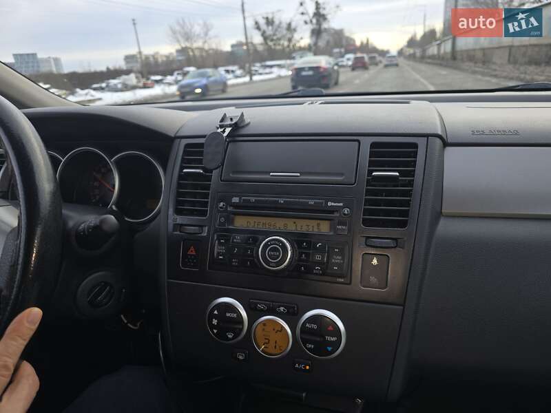 Хэтчбек Nissan TIIDA 2008 в Киеве фото 4 Хэтчбек Nissan TIIDA 2008 в Киеве