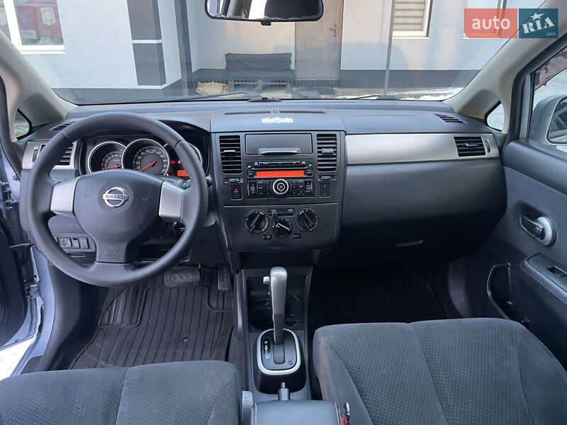 Хетчбек Nissan TIIDA 2011 в Дніпрі