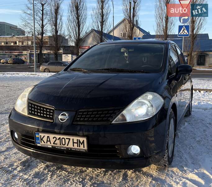 Nissan TIIDA 2008