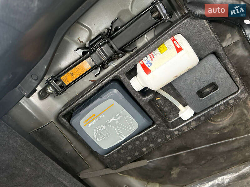 Седан Nissan TIIDA 2012 в Києві фото 33 Седан Nissan TIIDA 2012 в Києві