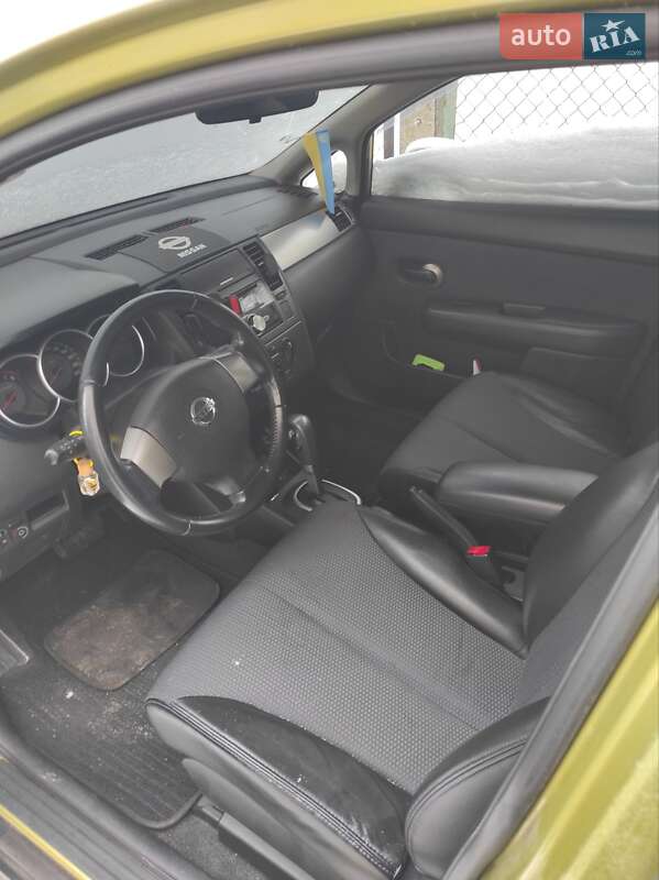 Хэтчбек Nissan TIIDA 2008 в Киеве