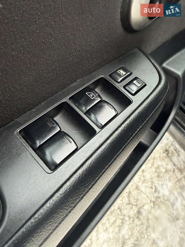 Хэтчбек Nissan TIIDA 2008 в Киеве фото 24 Хэтчбек Nissan TIIDA 2008 в Киеве