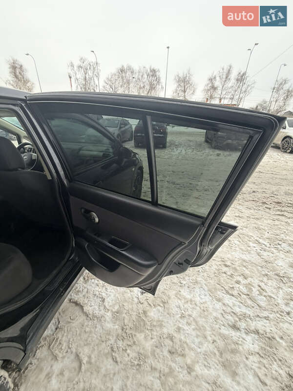 Хэтчбек Nissan TIIDA 2008 в Киеве фото 32 Хэтчбек Nissan TIIDA 2008 в Киеве