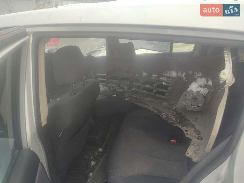 Хэтчбек Nissan TIIDA 2008 в Кропивницком