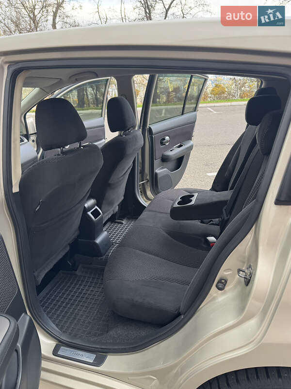 Седан Nissan TIIDA 2011 в Одессе