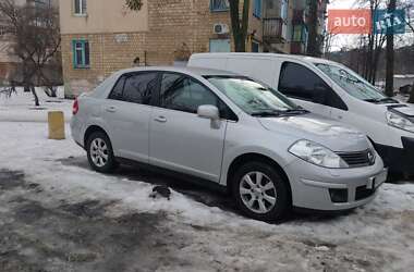 Седан Nissan TIIDA 2008 в Киеве