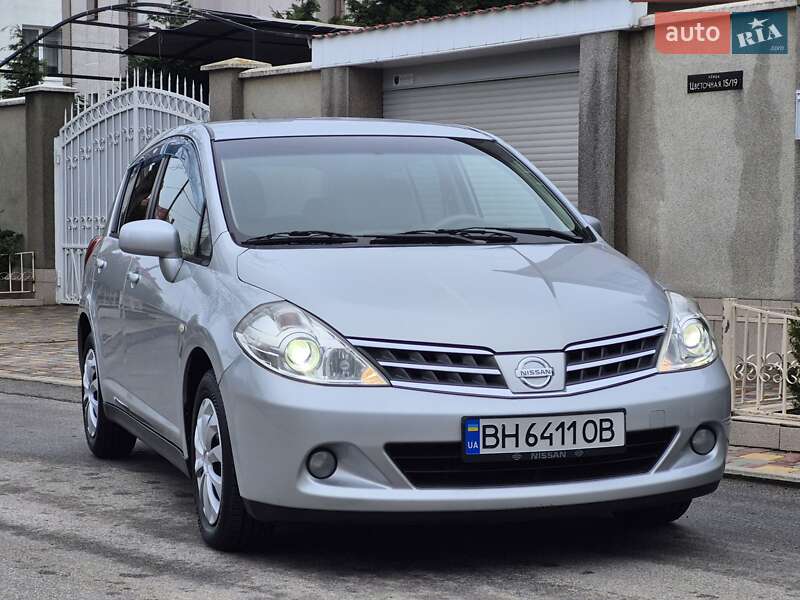 Хэтчбек Nissan TIIDA 2010 в Одессе фото 2 Хэтчбек Nissan TIIDA 2010 в Одессе