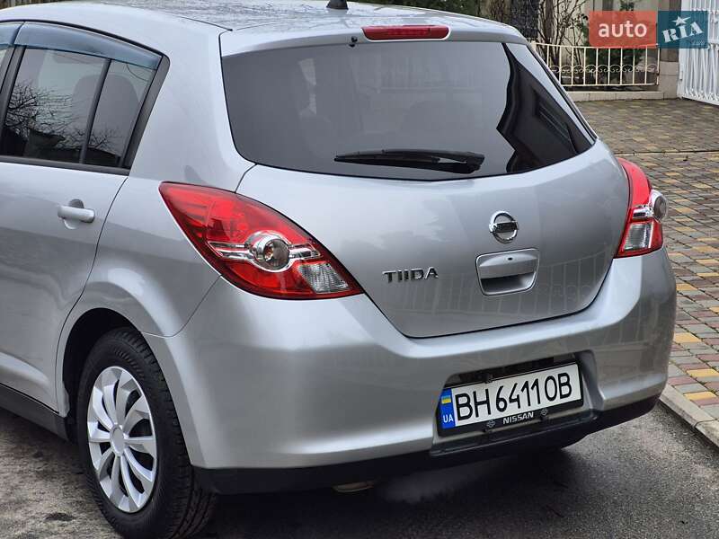 Хэтчбек Nissan TIIDA 2010 в Одессе фото 12 Хэтчбек Nissan TIIDA 2010 в Одессе
