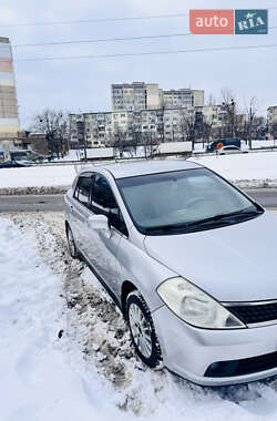 Седан Nissan TIIDA 2008 в Киеве