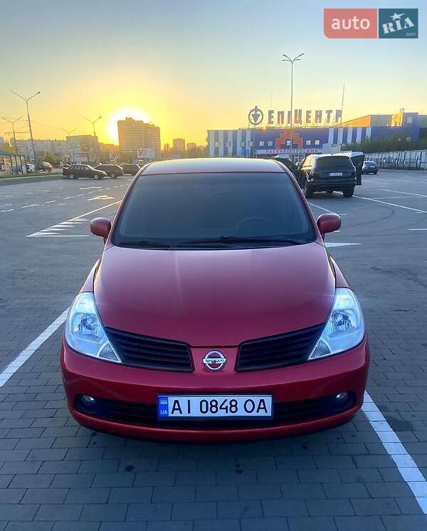 Nissan TIIDA 2008