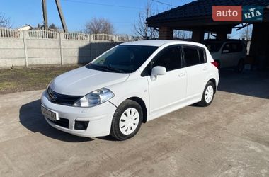 Хэтчбек Nissan TIIDA 2010 в Белогородке
