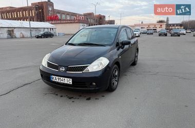 Хэтчбек Nissan TIIDA 2008 в Киеве