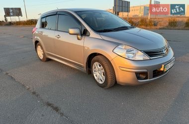 Хэтчбек Nissan TIIDA 2011 в Хмельницком