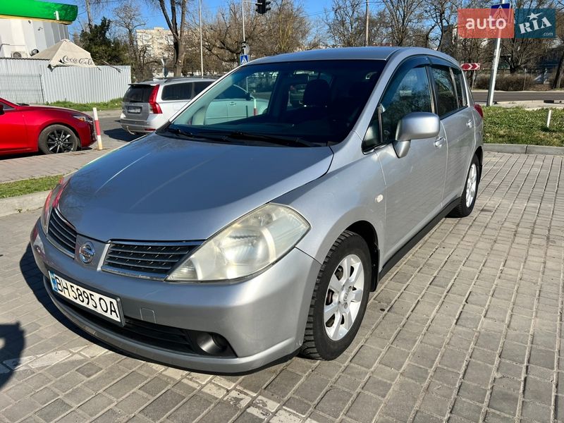 Хэтчбек Nissan TIIDA 2006 в Одессе
