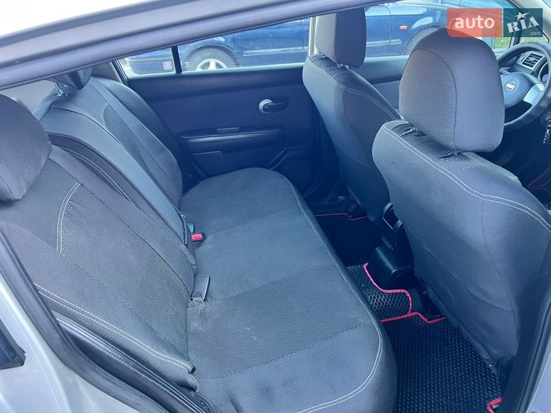 Хэтчбек Nissan TIIDA 2006 в Одессе