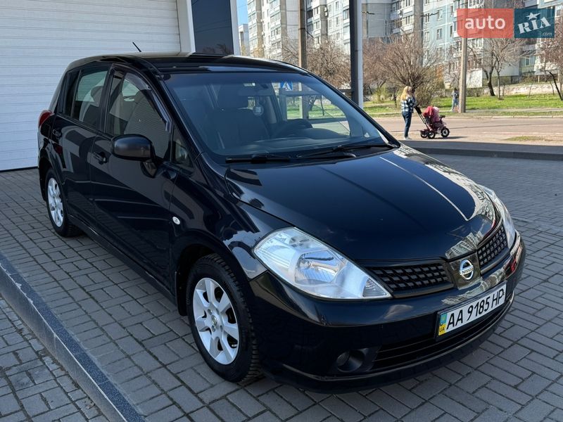Nissan TIIDA 2008