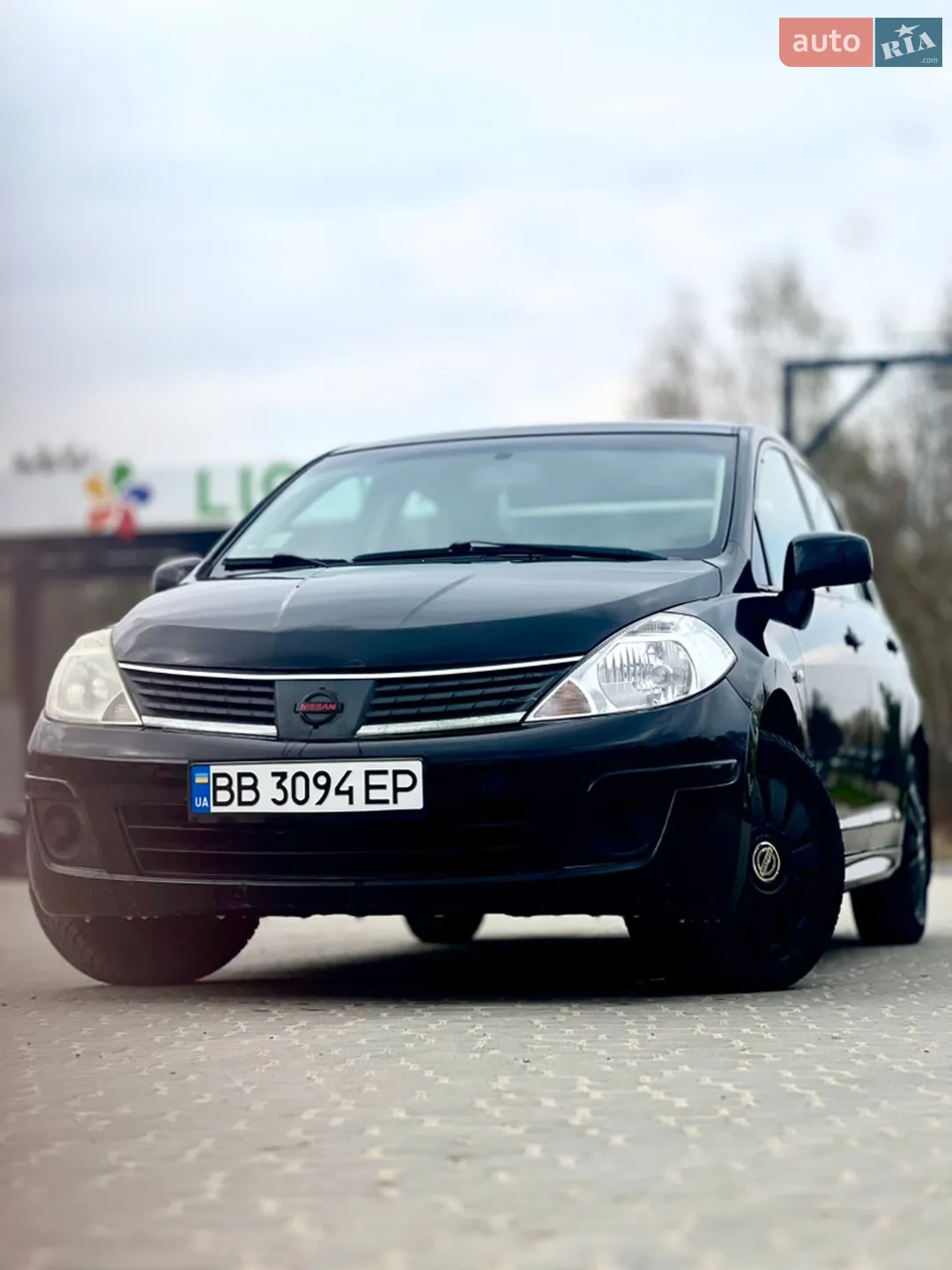 2010 Nissan Tiida - мініатюра 2