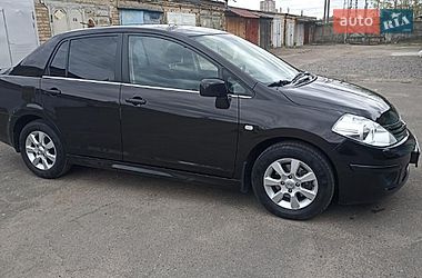 Седан Nissan TIIDA 2011 в Києві