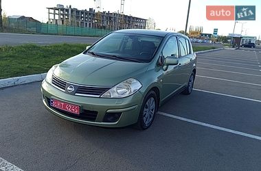 Хэтчбек Nissan TIIDA 2008 в Луцке