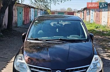 Хетчбек Nissan TIIDA 2011 в Кропивницькому