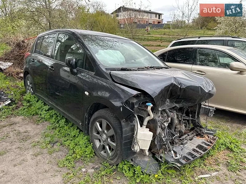 Nissan TIIDA