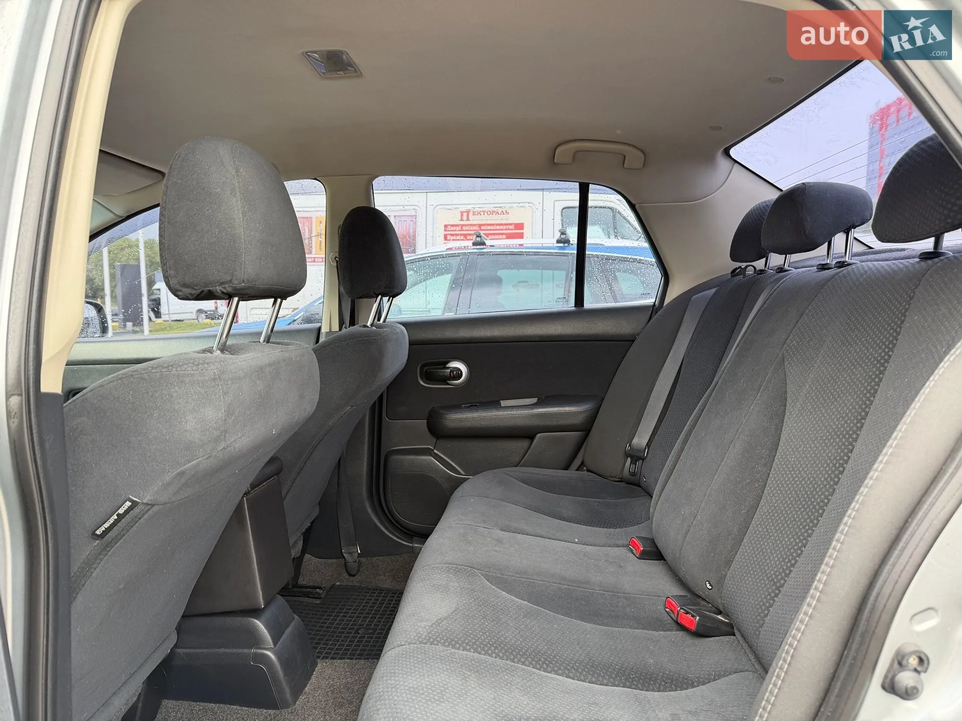 2010 Nissan Tiida - мініатюра 8