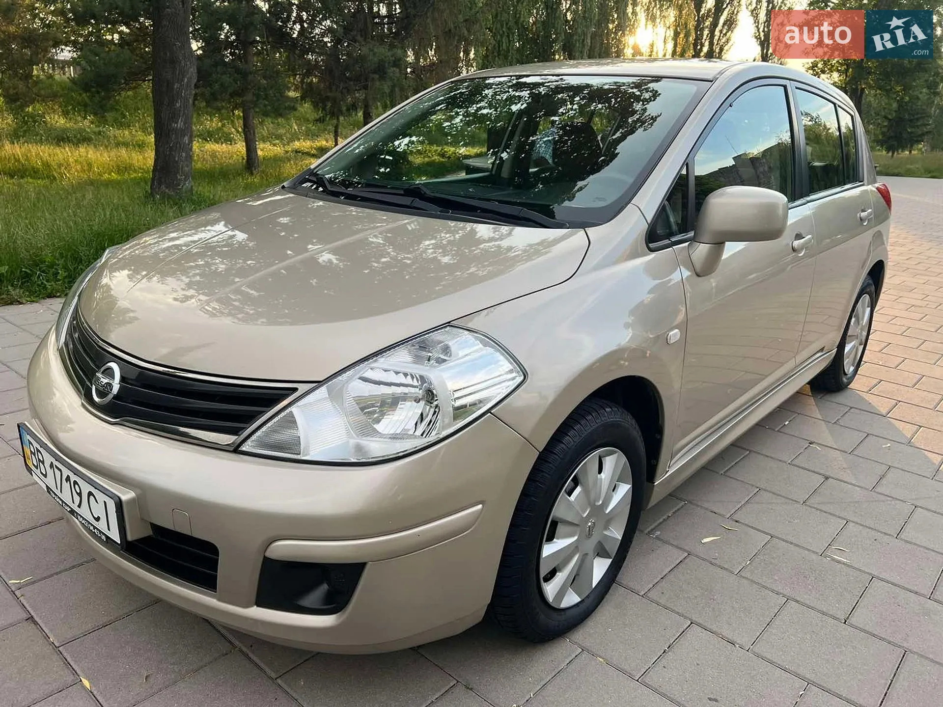 2012 Nissan Tiida - мініатюра 2