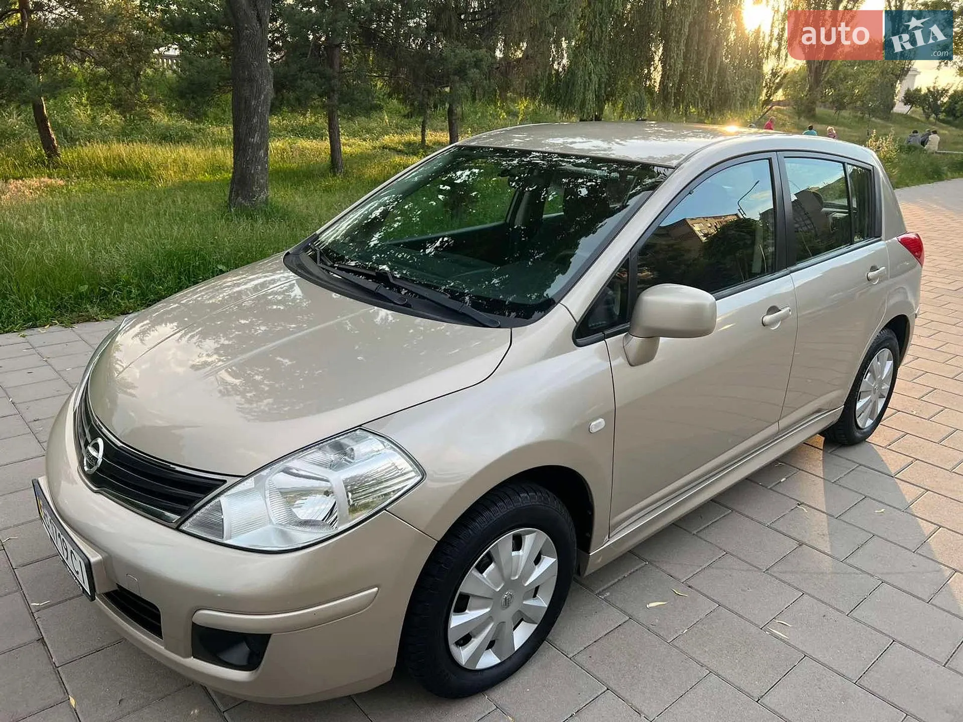 2012 Nissan Tiida - мініатюра 3