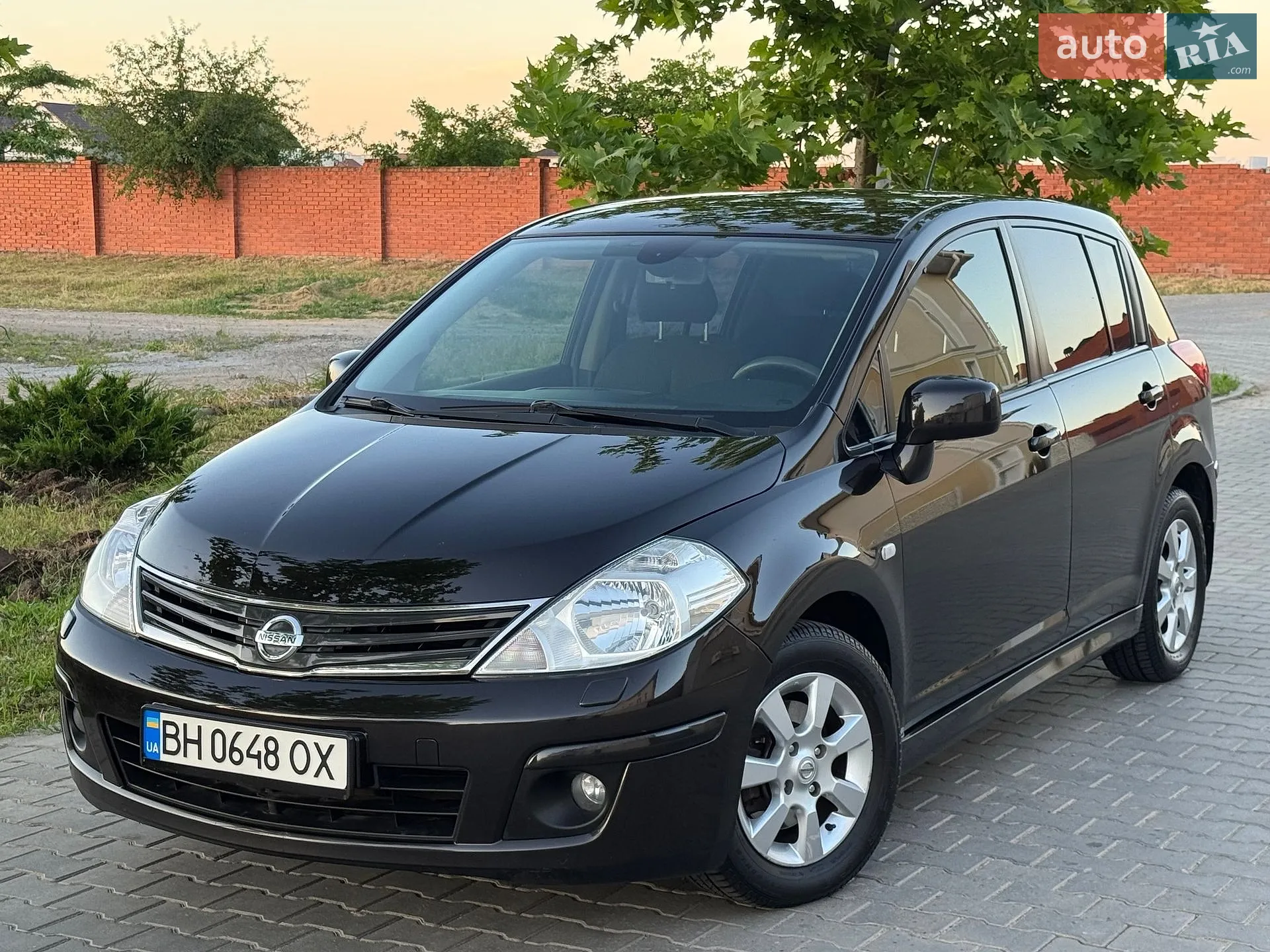 2010 Nissan Tiida - мініатюра 2