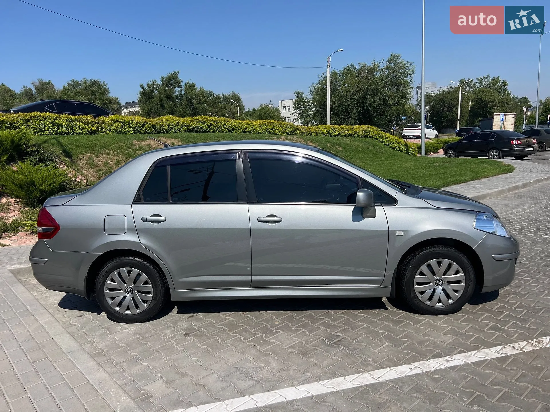 2010 Nissan Tiida - мініатюра 4