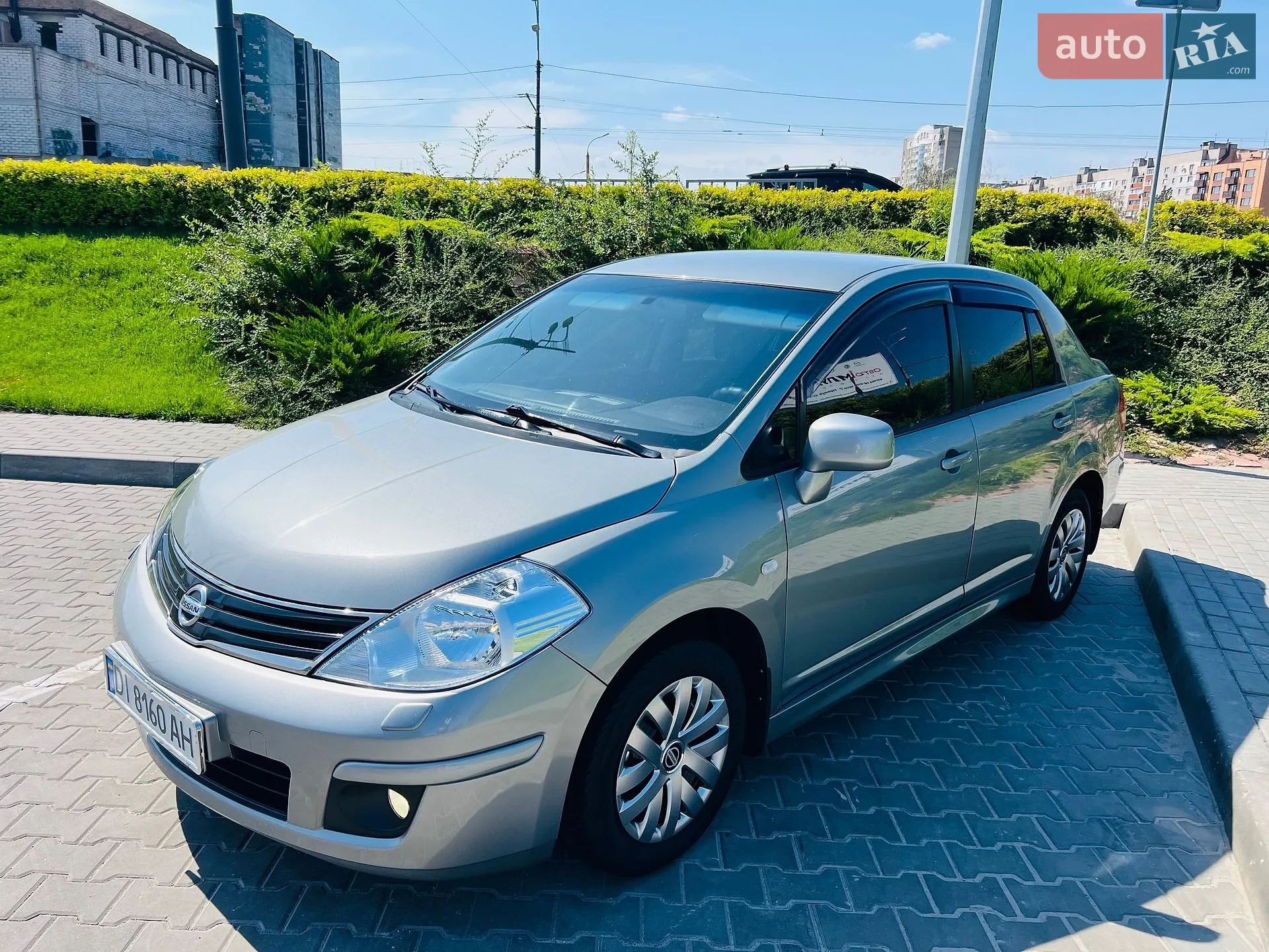 2010 Nissan Tiida - фото 1