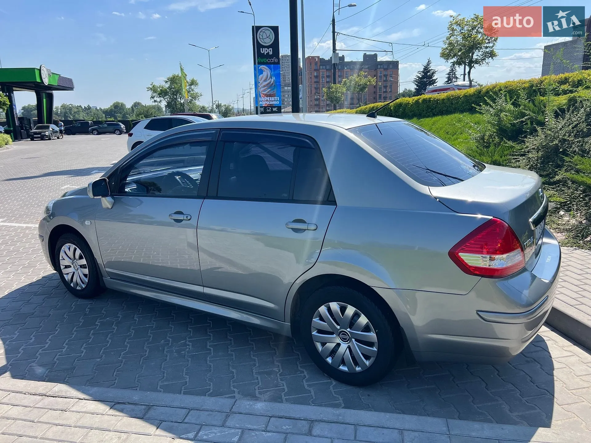 2010 Nissan Tiida - мініатюра 7