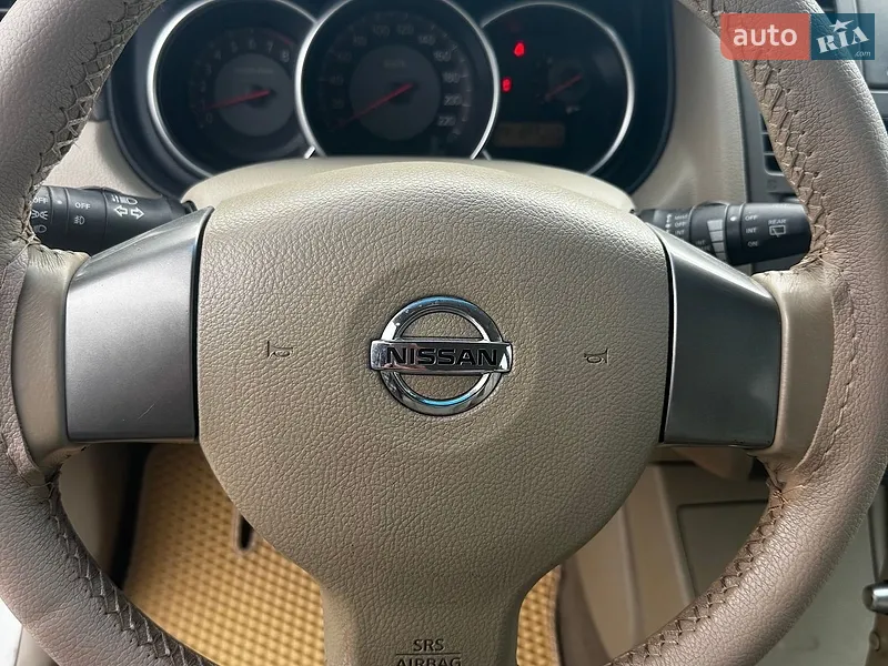 Nissan TIIDA