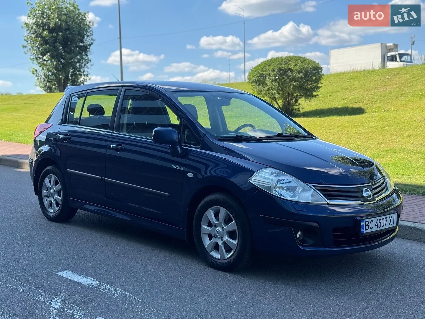 2012 Nissan Tiida - мініатюра 3