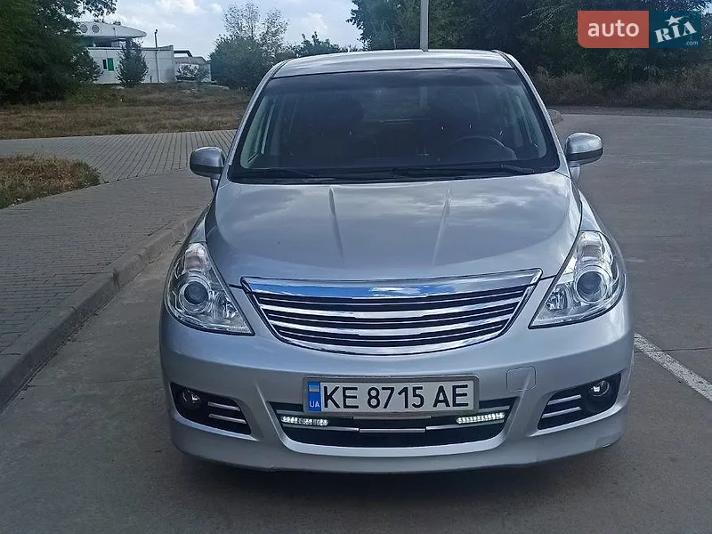 Nissan TIIDA