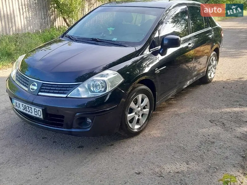 Nissan TIIDA